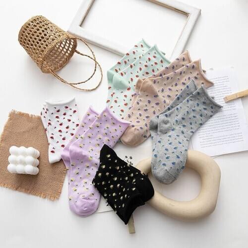Ladies Socks Autumn And Winter New Fashion Daily Harajuku Style Cute and Interesting Pure Cotton Comfort Warm Floral Socks