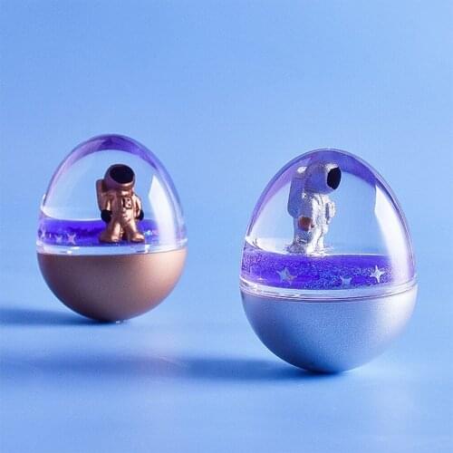 Creative Astronaut Liquid Quicksand Tumbler Desktop Ornaments Decompression Toys for Home Office Decor--4.2x5.3cm