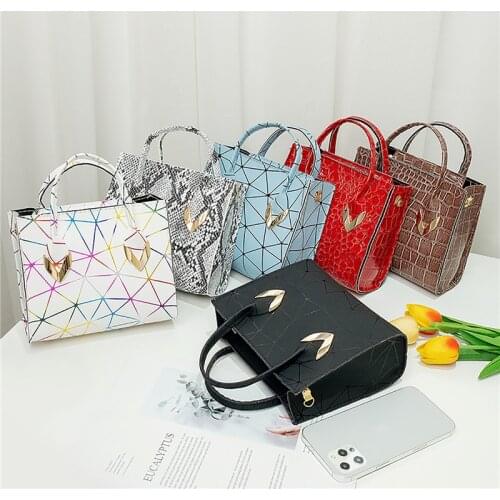 Women Crocodile Pattern Single-Shoulder Bag, Multipurpose Rhomboid Pattern Crossbody Bag Handbag with Metal Chain for Female