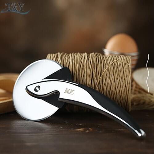 T&Y 1PC Elegant Heavy Duty Pizza Cutter Wheel, Zinc Alloy Pizza Slicer Sharp Blade with Non Slip Handle, Safe Guard Easy to Use