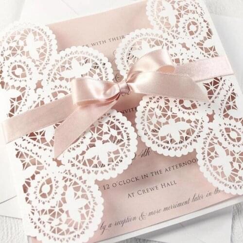 100pc/lot Lace Wedding Invitations with Ribbon Cream Laser Cut Quinceanera Card Custom Printing Bridal Shower Invites