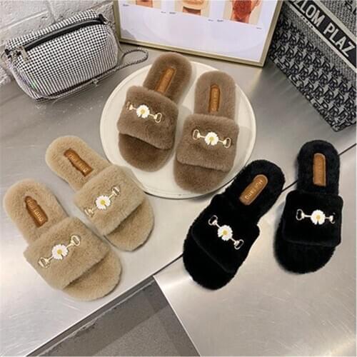 Female Casual Woman Shoes Fashion mujer Plus Size Summer 2020 Women Fur Fluffy Flat Slippers Ladies Slides Furry Plush Hairly