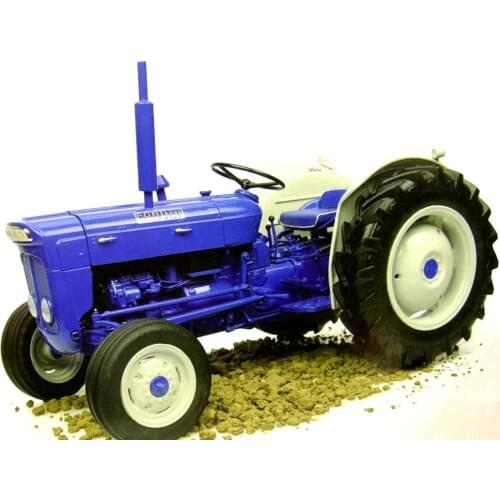 Universal Hobbies 1/16 Fordson Super Dexta Diesel 2000 US Version Tractor UH2902