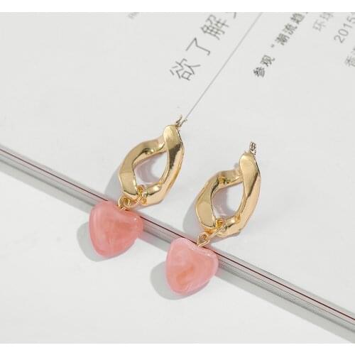 2020 Punk Twisted Link Gold Earrings for Women Fashion Elegant Resin Geometric Pink Heart Drop Earrings Jewelry Accessories Gift