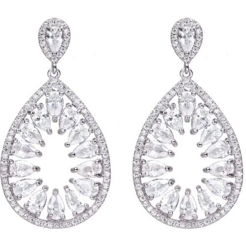 Bettyue New Fashion Earring Waterdrop Zirconia Form A Circle Noble White Color Jewelry Exquisite Gift In Dinner Party