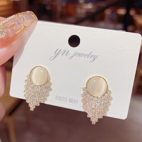 Simple earrings compact new Korean temperament earrings French retro earrings delicate elegant fashion earrings earrings