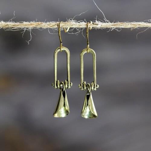Classic Retro Gold Color Hollow Wind Chimes Dangle Earrings for Women Wedding Party Vintage Ethnic Long Drop Earrings Jewelry