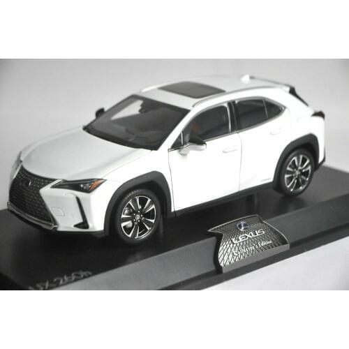 1:18 Diecast Model for Lexus UX 260h 2020 White SUV Alloy Toy Car Miniature Collection Gift UX 260 UX260h Toyota