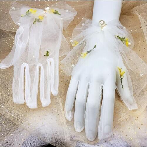 Womens elegant white color flower embroidery pearl beaded mesh glove female spring summer sunscreen lace glove R2802