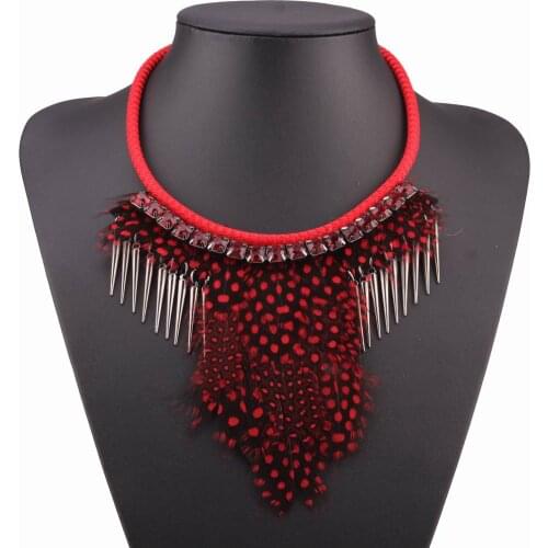 Women Choker Crystal Spike Pendant Rope Chain Red and Black Feather Necklace Jewelry Brand New Design Fashion Necklace 2020