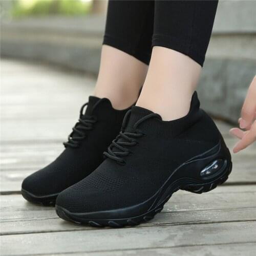 2021 Women Breathable Comfortable Footwear Women Slip on Mesh Sock Sneakers Platform Running Fashion Sprots Shoes Zapatillas