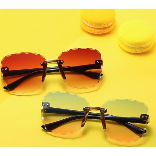 2020 New Stylish Rimless Children Cat Eye Sunglasses Fashion Kid Square Pink Gradient Sun Glasses Boy Girl Goggle UV400 Eyewear