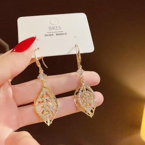Sweet Girl Earrings Fashion New Hollow Double-layer Leaf Fairy Air Leaf Temperament Crystal Earrings Womens Wholesale Oorbellen