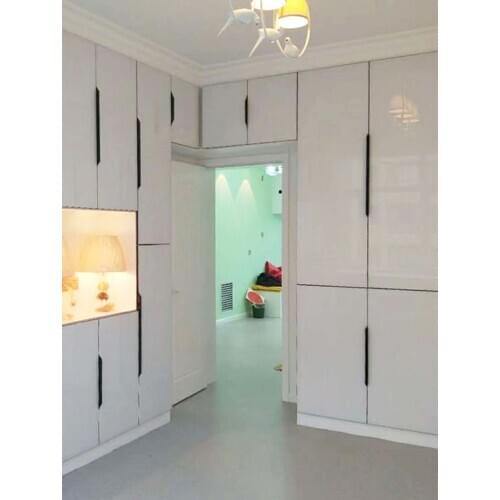 Custom cabinet doors, tempered glass hinges, crystal steel door panels, integral kitchen door. Modern simplicity