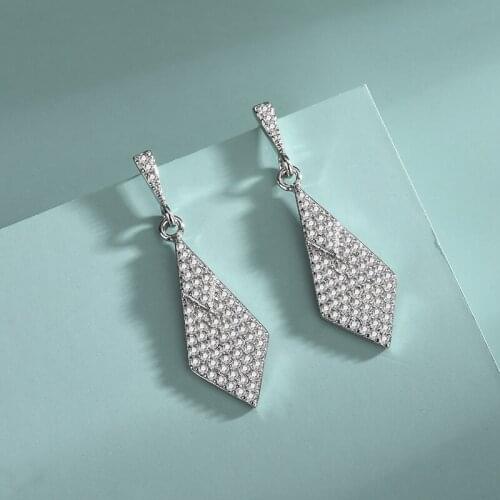 Jones Jewelry Dangle Earrings