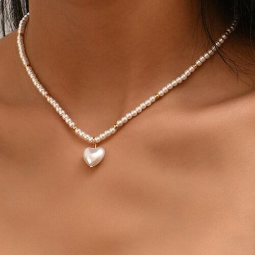 2021 Trend Elegant Jewelry White Pearl Choker Heart Pendant Necklace Unquie Women Fashion Necklace Wholesale X058