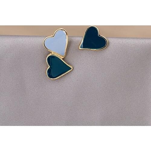 Vintage Enamel Heart Earrings for Women Girls Blue Metal Love Heart Asymmetric Statement Stud Earrings Party Jewelry Oorbellen