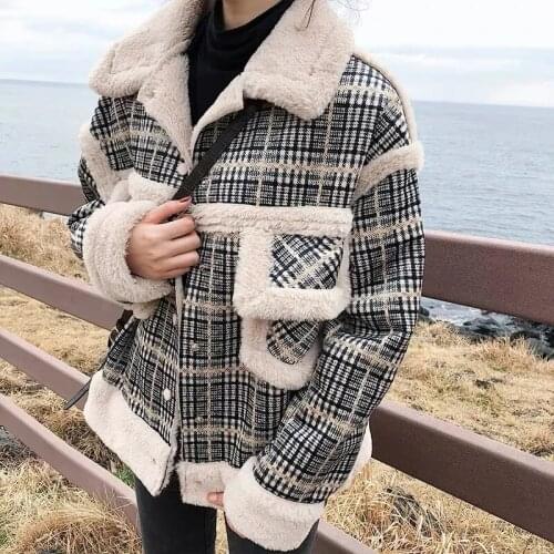 Lambswool Women Warm Jacket Winter Thicken Plaid Patchwork Short Woolen Coat Vintage Plus Velvet Plush Loose Casual Outwear Top