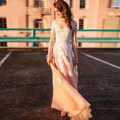 Vintage Champagne Long Sleeve Appliques Lace Wedding Dresses 2019 V-Neck Long Custom Made Country Wedding Dress
