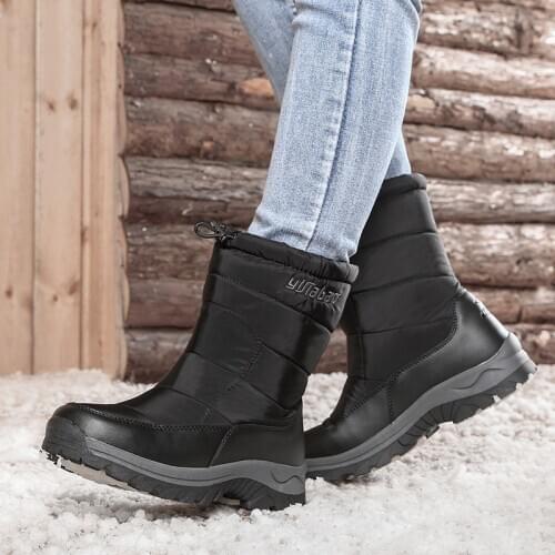 2020 new snow boots women black boots outdoor mid-tube winter warmth and velvet flat bottom non-slip wear-resistant cotton shoes