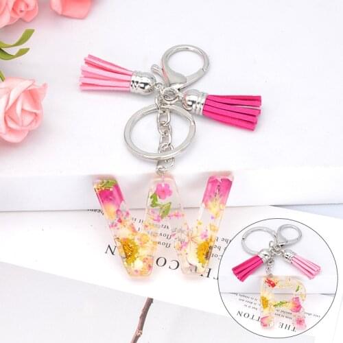 Trendy Dried Daisy Flower Tassel Letter Alphabet Keychain Crystal Resin Words Key Chains Car Bag Pendent Charms Gift Accessory