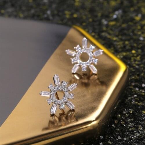 Fashion Simplicity Earrings Inlaid Zircon Personality Charm Jewelry Woman Creative Exquisite Valentines Day All-Match Gift