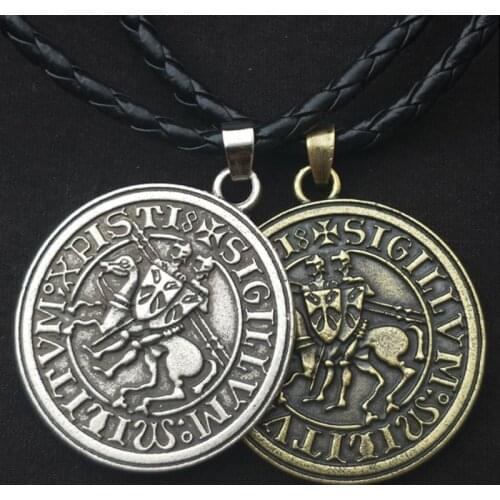 Retro Viking Knight Necklace Round Pendant for Men Greek Latin Assassins Creed Templar Necklaces Male Jewelry