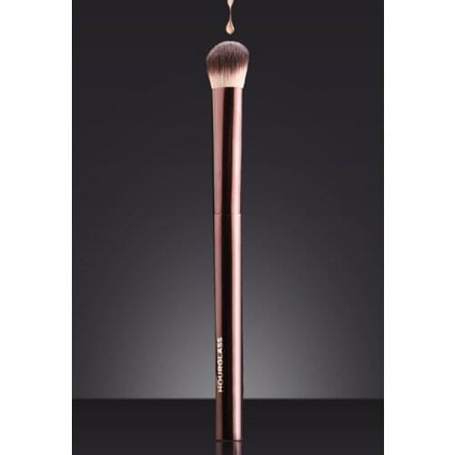 New VANISH SEAMLESS FINISH Concealer Makeup Brush Metal Handle Soft Bristles Angled Large Conceal Cosmetics Brush Beauty Tool