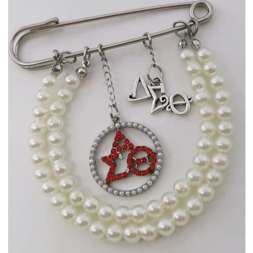 Fashion Metal Greek Greek Sorority Aeo 1913 Shield Pearl Brooch Links Chain Pin Lady Jewelry Accesorios Para Mujer
