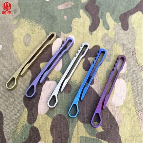 1PCS Titanium Titanium Clip Multifunctional Outdoor Mountaineering Belt Opener Keychain Portable Camp EDC Tool
