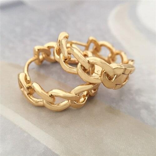Fashion Distortion Interweave Twist Metal Circle Geometric Round Hoop Earrings for Women Accessories Retro Party Jewelry