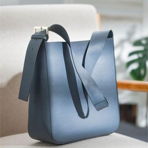 Fashion luxury natural real leather ladies blue wide shoulder strap handbag simple casual daily shopping shoulder messenger bag