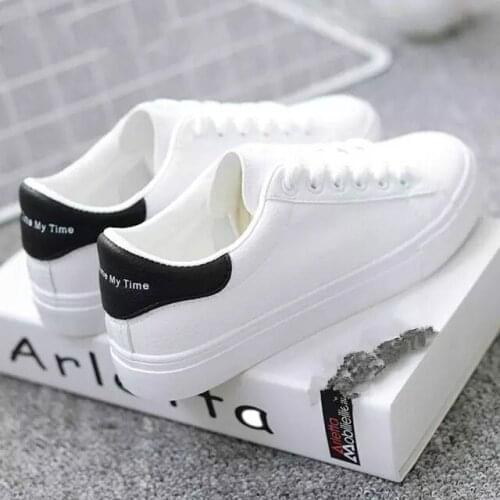 Ladies Sneakers 2021 Casual Shoes Fashion White Sneakers Round Toe Lace Straps Thick Bottom Reflective Strip Designer