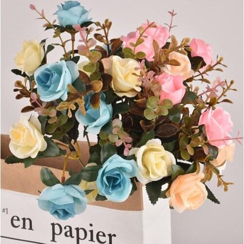 A Small Bouquet of 12 European-style Diamond Roses Home Office Wedding Simulation Flower Decoration Ornaments