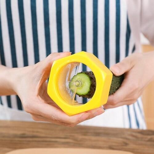 Cucumber Spiral Slicer DIY Mask Sharpener Vegetable Chipper Kitchen Accessories Food Grade Plastic Vegetable Garnishes Tools 1PC