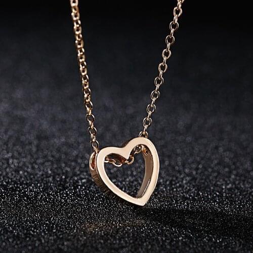 Fashion stainless steel peach heart necklace collar bone chain Korean hollow heart heart love womens Necklace