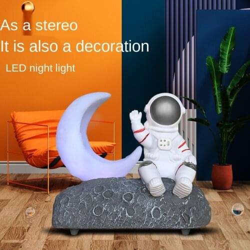 Moonlight astronaut luminous Bluetooth speaker new creative gifts birthday gift ornaments sound Y-389
