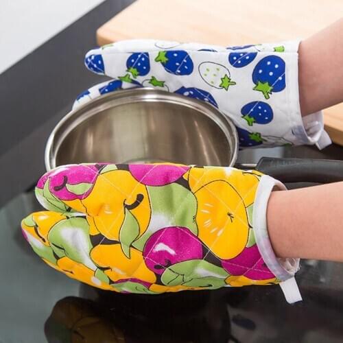 A pair in a bag!thickened microwave oven heat insulation gloves high temperature heat insulation gloves / anti scald gloves