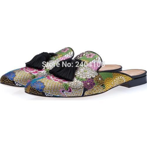 Drop Shipping Mixed Color Male Half Slider Shoes Casual Flat Mules Slip On Tassel Loafers Floral Embroidery Fringe Slippers Men