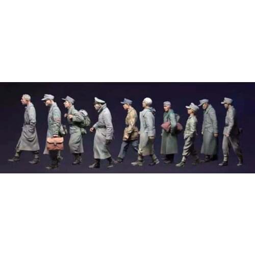 10 German prisoners of World War II need to assemble and paint by themselves 1:35