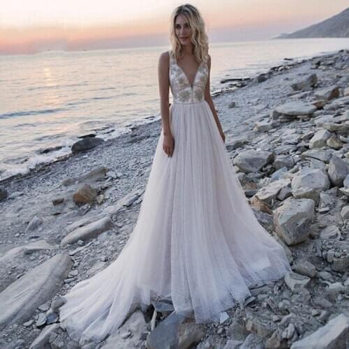 Sexy Spaghetti A Line Wedding Dress Bridal Gowns Beach Amazing Lace Up Back Wedding Wear Lace Appliques Countryside