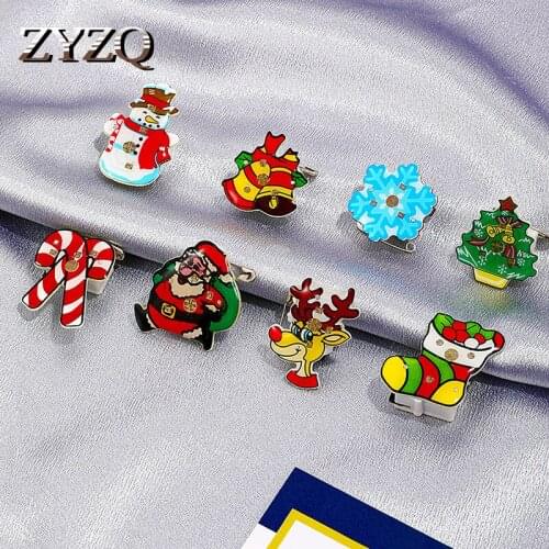 ZYZQ Trend Simple Cartoon Santa Corsage Sika Deer Snowflake Brooch For Man Women Creative Christmas Clothing Accessories 2021