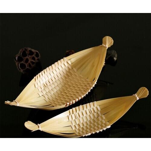Handmade Weaving Bamboo Wicker Plates Irregular Individuality Dish For Snack Fruit Food Nut Small Tray Basket Decoration Rattan