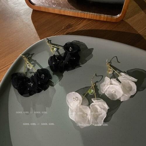 Korean fashion jewelry black and white flower earrings atmosphere new earrings spring fashion long ear jewelry women