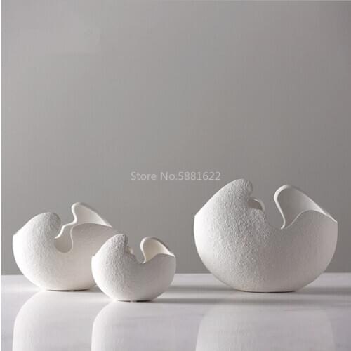 Direct Selling Chinese Porcelain Vases Creativity Modern Style White Ceramic Vases for Wedding Home Decoration Gift
