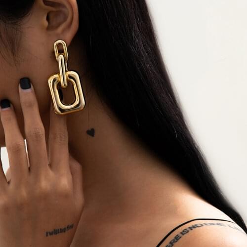 Xuanseyameng Stud Earrings