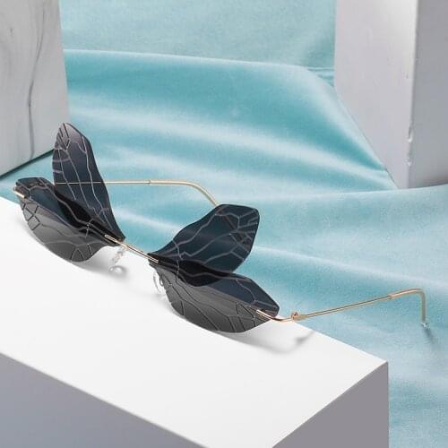 Fashion Rimless Dragonfly Wing Sunglasses Women Vintage Clear Ocean Lens Eyewear Men Pink Sun Glasses Equipment Shades UV400