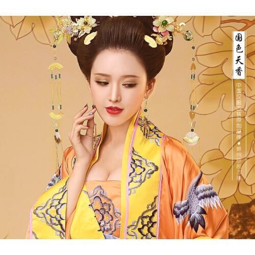 GuoSeTianXiang Gorgeous Tang Princess Empress Costume with Delicate Embroidery Yellow Costume Hanfu with Train for Photography