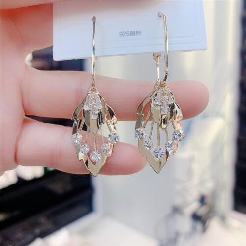 Summer ladies leaf pendant alloy earrings ladies jewelry retro personality Fashion Simple 2021 trend New Earrings jewelry