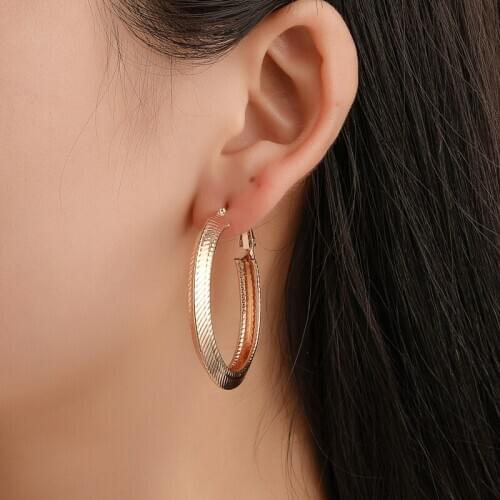 Golden Silver Plated Roundness Geometry Simple Threaded Convex-concave Alloy Circles Hoop Earrings for Women